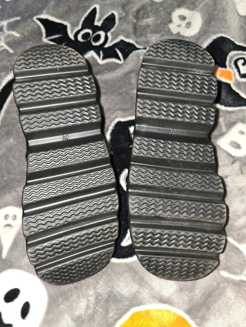 Heart Buckle Platform Sandals Women's Size 8 - Picture 4 of 4